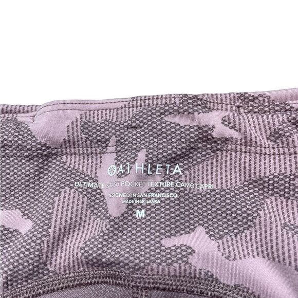 ATHLETA Ultimate Stash Pocket Texture Camo Capri Pink Size Medium - Picture 11 of 13